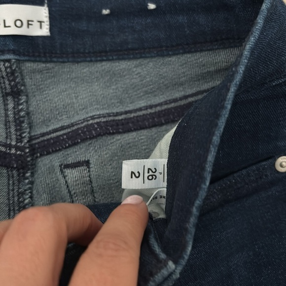 EUC PETITE LOFT HIGH RISE SLIM FLARE JEAN 
DARK WASH SIZE 2 - Picture 6 of 7